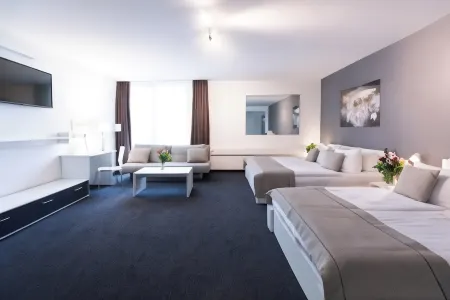 Hotel Aviva