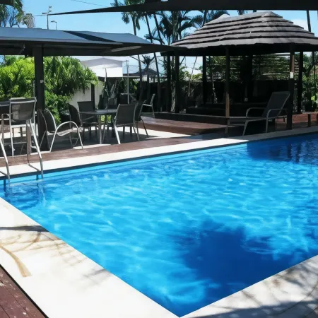 Country Plaza Motor Inn
