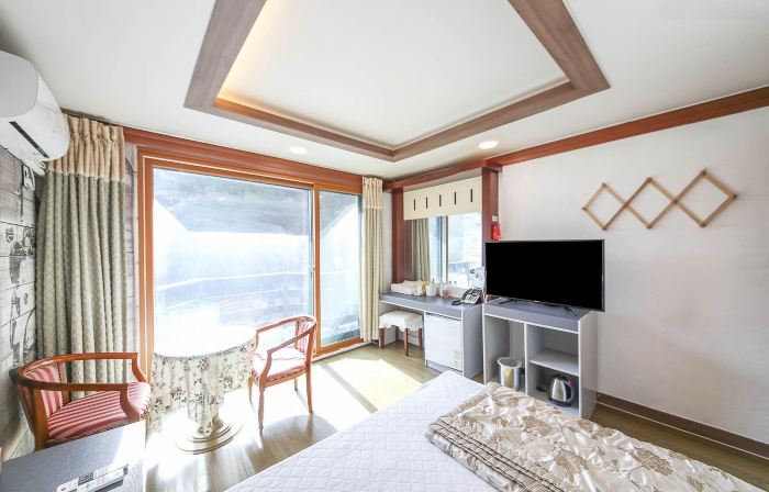 Jecheon Pentel House