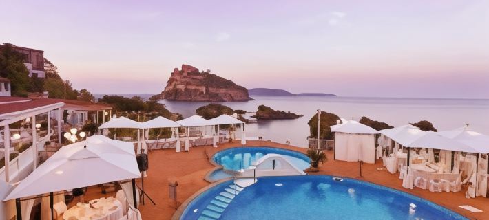 Strand Hotel Delfini Hotele w: Ischia