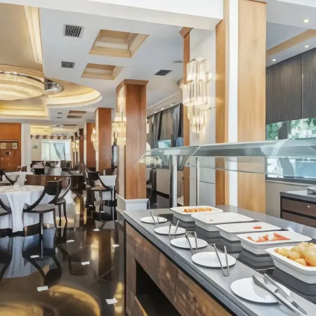Oasis Hotel Apartments