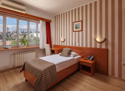 Hotel Neboder