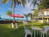 Puesta del Sol Beach Bungalows and Restobar - بار