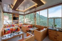 Shining Hills by Lawrence Hotels