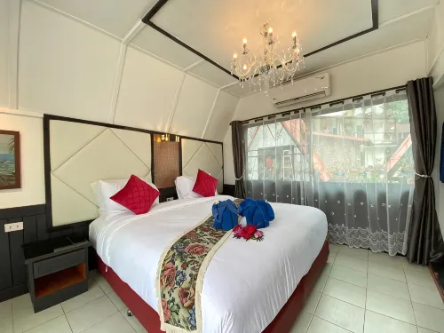 Exclusive Bungalow Near Swiming Pool At Kohchang Resort - Villas