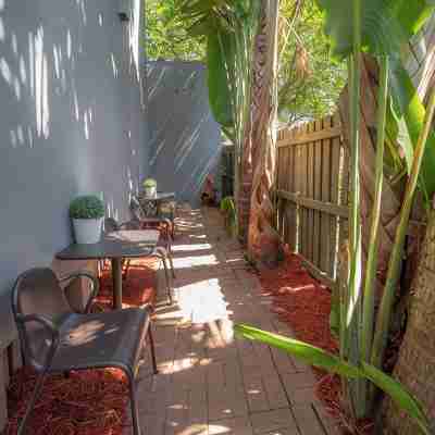 3/3 Mins from UT. Fully Equipped Monthly Stay  Fast WiFi + Workspace + Parking Hotel Exterior