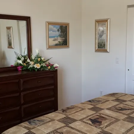 Beautiful Condo Close To Beaches