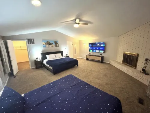 PROMO 10% WEEKLY AND 15% MONTHLY!Spacious & Quaint Home Game Room LOTS of Beds! - Parvekkeita