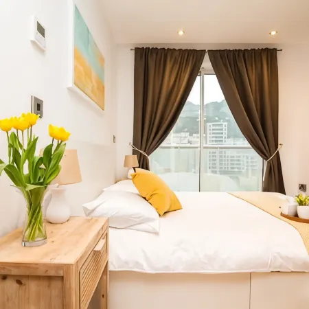 Luxury modern apartment with exceptional views!