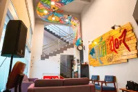 Istanaku Guesthouse 2 Manado - 발코니