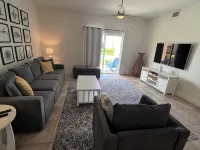 Oceanview 2 bed, 2 bath, steps away from clubhouse, beach and pool. - 3-stjärniga