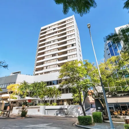 Amazing Astor ~ 2bed, 2bath, 1car, Pool!
