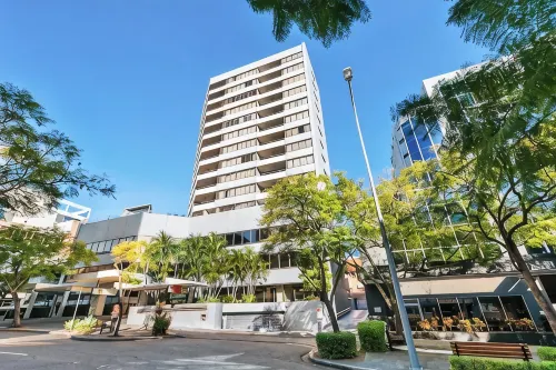 Amazing Astor ~ 2bed, 2bath, 1car, Pool! - 2-Star