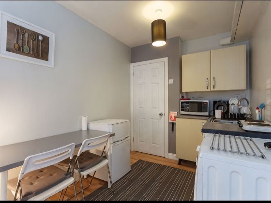 Shirley Apartments, Cozy Studio, 10 Min Drive to City Centre and Cruise Ship Terminals