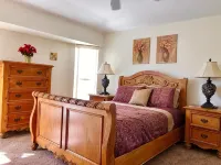 Your own Villa with a Heated Pool near South Florida's wonderful beaches. - Homestays