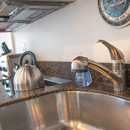 ♥ Historic Studio Minutes to Salem+Beaches Old Town Marblehead Private Parking ♥