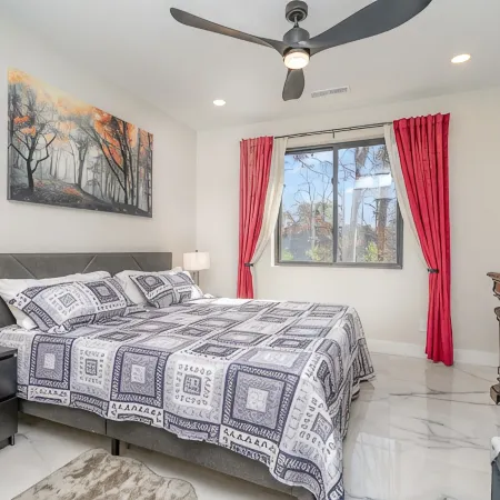 All New spacious cozy in-law suite 1BD minutes to highway 485 & 74