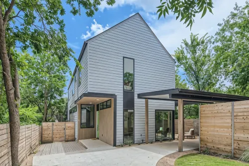 7 Bdrm Compound DT Austin I Clubhouse I Pools Available I Sxsw Top Spots! - Bungalow