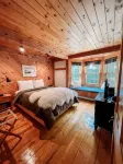 Deerwood Hill ~ après ski cabin • hot tub • fire pit • Stratton • Manchester - 5星級