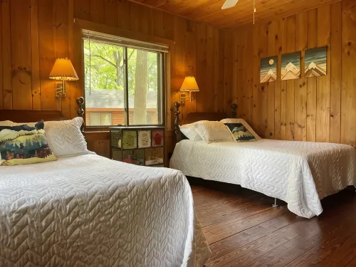 Serene Nantahala Village Cabin w/ Pool near Nantahala Outdoor Center! - gimnasio