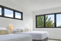 J E T S E T giant stylish Villa at Spanish Water Bay 11 BDR, 24/7 security, gym - 2-Star