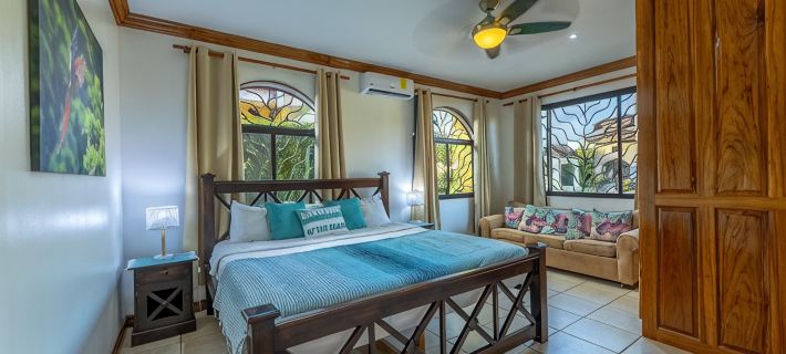 Casa Famosa - Large Family Home with Private Pool Hotels in Parrita