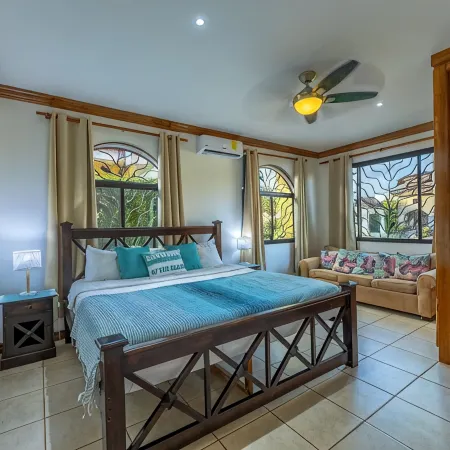 Casa Famosa - Large Family Home with Private Pool