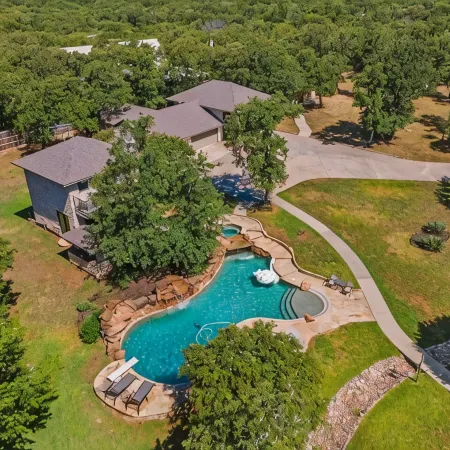 Lakefront Resort Sleeps 16 Pool Hot Tub Game Room