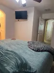 Charming 3-bedroom cottage with AC and WiFi in Goodyear