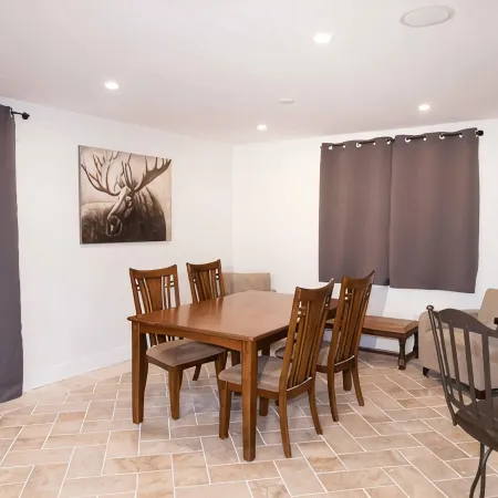 Beautiful quiet space located in the heart of Merritt suburbs.