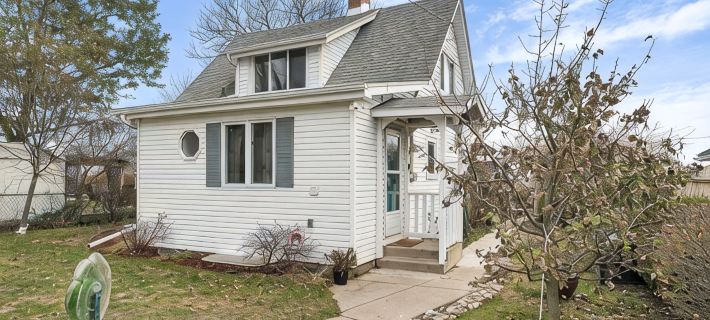 Cozy waterfront cottage Hotéis em Leamington