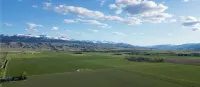 Family Home with Mountain Views - con vistas a la montaña