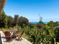 Secluded Haven with Stunning Hokianga Harbour Views Hotels in Omapere