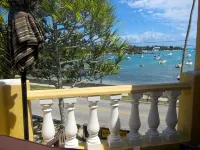 Private and Dreamy.....Balcony, Wine, Sunset,  Upstairs with its own entrance! Hotels in Sandys