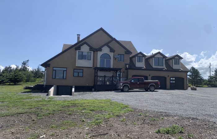 INCREDIBLE ocean cliff views at your doorstep on very private acreage + parking.