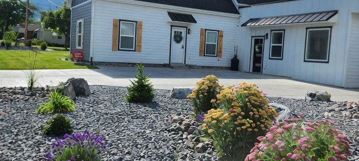 A house in the heart of Logan with shops, restaurants, and experiences near. 로건 호텔