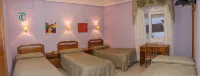 Hostal Restaurante Carolina - parking