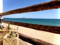 Brandnew beachfront apartment! Great view, private balcony, large shared terrace - ห้องครัว
