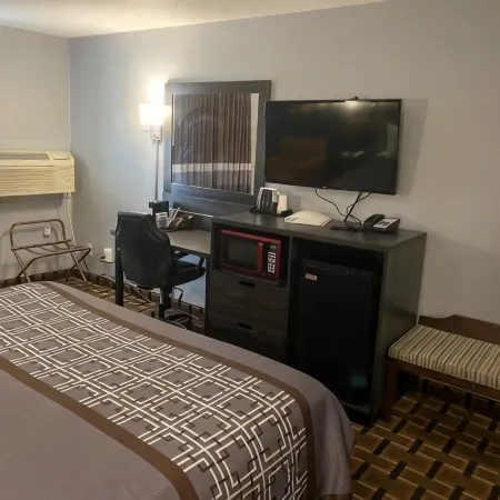 Faribault Hometown Inn & Suites