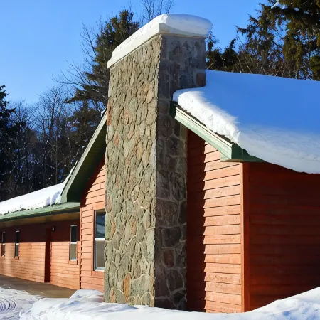 Tahquamenon Suites Lodging