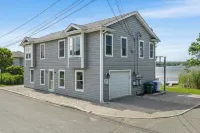 Coastal New England Waterfront Home, Harkness Park, Casinos - Wifi