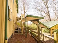 "18 Seasons" Seconds to Blue Ridge Parkway, & Mabry Mill. Game room w/Bar Hotels in Patrick County