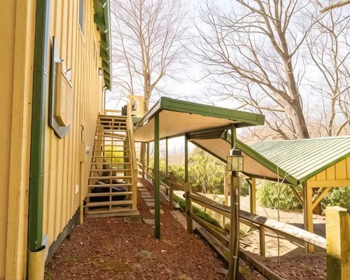 "18 Seasons" Seconds to Blue Ridge Parkway, & Mabry Mill. Game room w/Bar Hotels in Patrick County