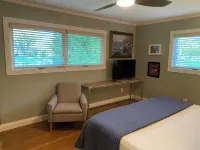 Murfreesboro Mid-Century Modern with AC, WiFi - 4-Star