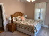 Charming 2-bedroom house in Fayetteville close to National Park and downtown. - 4-Star