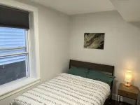 Stylish comfortable 3BR with tons of natural light Hotels near Chicago Midway International Airport