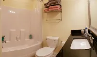 Mulberry Cottage on 16 Acres, King Size Bed, No Pet Fee - 3-Star