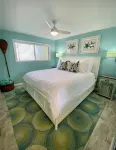 Welcome to Azure Bay, luxury oceanfront condo - balcony