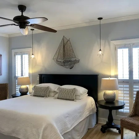 5 KING BEDS! OLD VILLAGE LOCATION!!!Close to Beaches, Shem Creek and Charleston