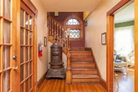 Charming Applebrook Historic Home - Mountain Views & Spacious Grounds - 3-Star